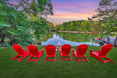 Image de Beautiful & pet-friendly lake house with incredible views and dock