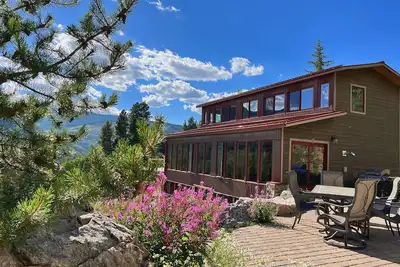 Image de Scenic Solar Powered 4-bedroom Mountain Home Near Vail