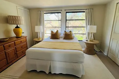 Image de Spacious home/ 3 min Npr Dawntown.