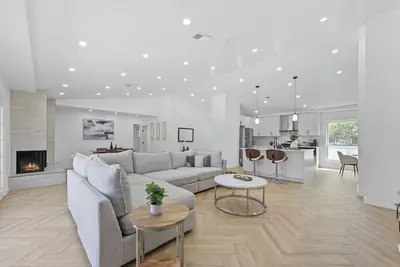 Image de Spacious 4-bedroom Modern house in phenomenal Dallas