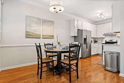 Image de Dog Friendly|Pool|King Bed|Ev Charger|Townhome