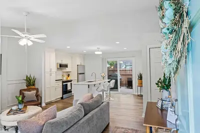 Image de Upscale Raleigh Retreat | Pet-Friendly | Back Deck