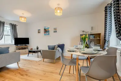 Image de Upper Deck - Bude - Deux Chambres Appartement, Couchages 4