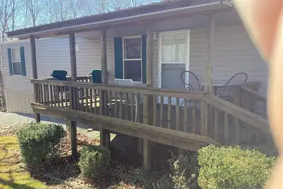 Image de Charming 2-bedroom mobile home with WiFi, Ac in peaceful Eddyville Ky.
