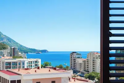 Image de Three bedroom spacious apartment in Bečići