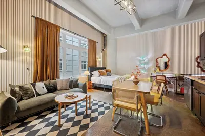 Image de Free Parking, Gym, Rooftop, Game Room | Vive Loft