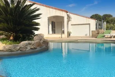 Image de Villa avec Piscine à 50m de la Plage