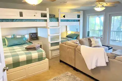 Image de Beautiful waterfront 4-bedroom house in Mary Esther with private beach!