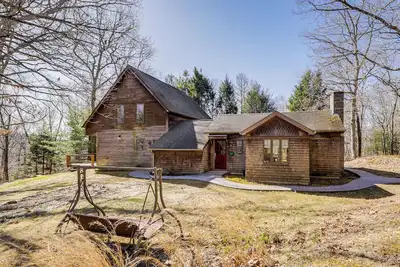 Image de 1 Mi to Foxwoods Casino: Couple's Retreat w\/ Patio