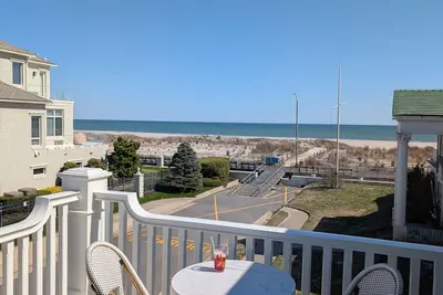 Image de 2nd from the boardwalk beach -Luxurious 7 Bedroom House w/ Amazing Ocean Views!