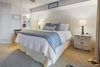 Image de 3-bedroom condo in charming Village of Four Seasons close to everything!