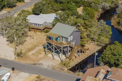 Image de Newly renovated, charming coastal retreat in Frisco!