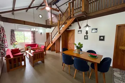 Image de Cozy, spacious and quiet 3 bedroom apartment in preferred location on Beach path