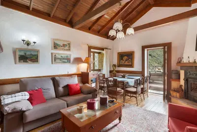 Image de Vacances 'Main House' avec vue sur les montagnes, Wi-Fi et climatisation