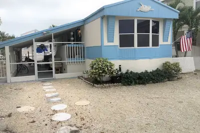 Image de Charming 2-bedroom mobile home with everything you need to enjoy the Fl Keys.