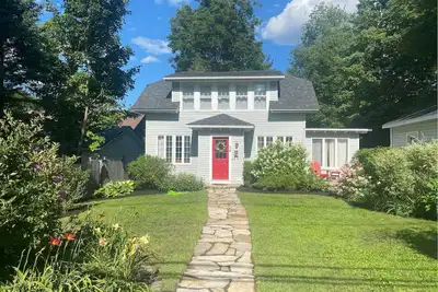 Image de Walk to all Lake Placid Village amenities from charming 3 Br Lake Placid house
