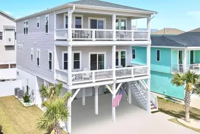 Image de Ocean view! 5br\/5. 5ba Single Family Home, Private Pool, 2 Kings, 100 steps to the beach access
