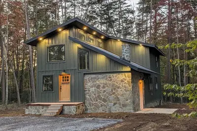 Image de Welcome to Three Pines Cottage, the perfect place for a weekend getaway