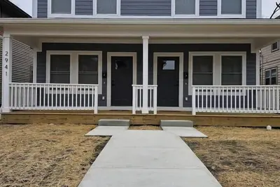 Image de Beautiful Duplex Near DowntownIN