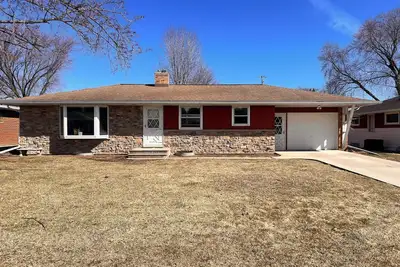 Image de Charming 3-bedroom house in Green Bay with WiFi and Ac