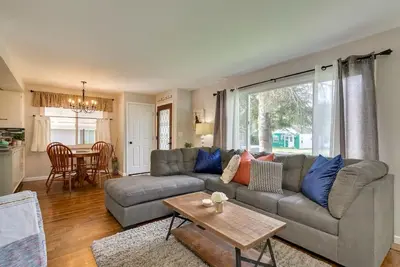 Image de New! Ol’ Red- Downtown Coeur d'Alene Charmer- pet friendly!