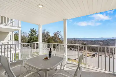 Image de Kimberling City Condo w Lake Access-Free Attraction Tickets-Cmty Outdoor Pool-Mini Golf