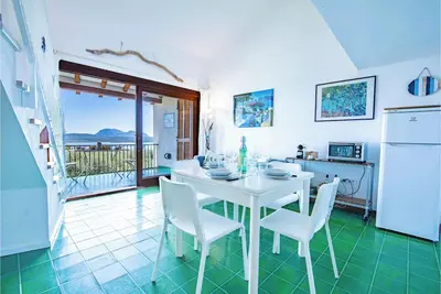 Le Dalie With Shared Pool, Marinella, Italy