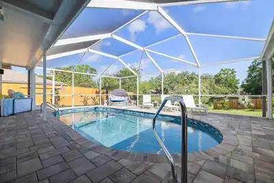 Image de Family-Friendly Retreat w/ Heated Pool, Fishing Pond, Bikes, Bbq, Gourmet Kitchen & Kid Essentials
