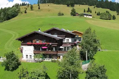 Image de Maison de vacances moderne près du domaine skiable