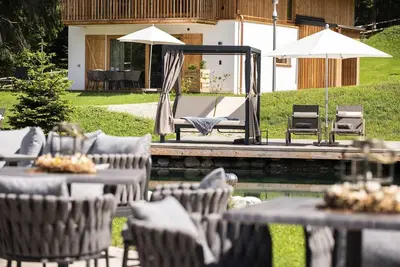 Image de Chalet à Wölting avec étang de baignade naturel