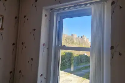 Image de Family Cottage with Castle View, short walk into Conwy Town.