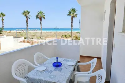 Appartement Lumineux de 1 chambre au pied de la plage, rénové, air conditionné