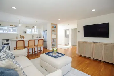 Image de Charming 3-Bedroom Home in the Heart of Oak Bluffs