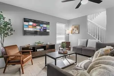 Image de Rare 6br Gem w/ Pickleball, Pool, & Arcade in Nlv