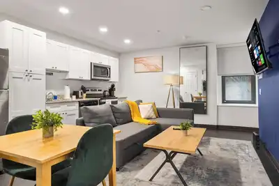 Image de CozySuites Stunning 1br in Downtown Pitts #2