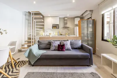 Image de Charmant duplex à Chamberí : Confort et design sur deux niveaux