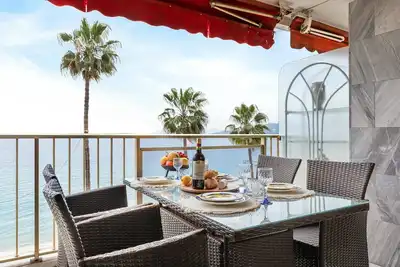 Image de suite bleu – Vue Mer & Confort à Juan-les-Pins