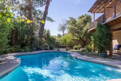 Image de Cozy Retreat w/ Pool, Views, Walk to South Mtn