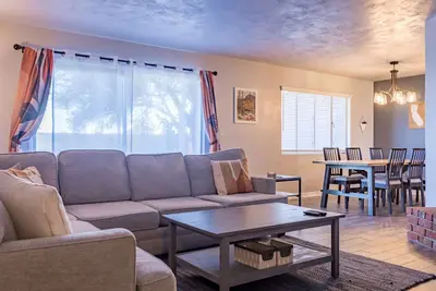 Image de Cozy Ranch Home w/ Fireplace, Large Yard, Near Asu