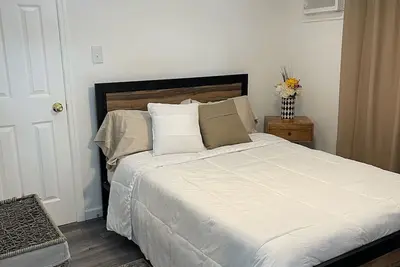 Image de Cozy houseboat Felix the Cat Experience with Ac and WiFi @ The Perry