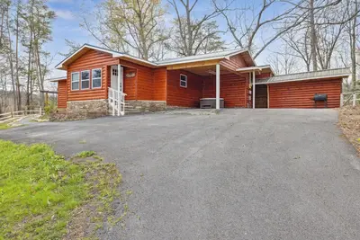Image de Peaceful and Quiet 3 Br w/ Theater, Hot Tub, Wi-Fi, Game Room