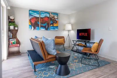 Image de Modern Design, Downtown Furnished Units