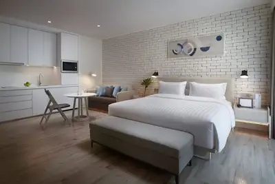 Image de Zen Unit/ Full Service/Pet friendly/ Monthly