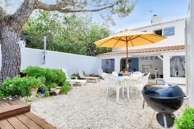 Image de Maison pour 8 - 100 m de la plage - Jardin