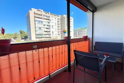 Image de Appartement T2 Saint-Cyprien près du port avec parking