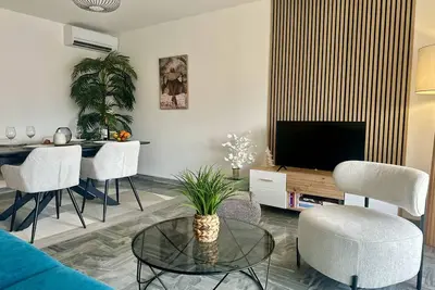 Image de Appartement rénové à Juan les Pins avec parking