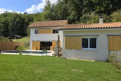 Image de Maison de charme à Château-l'Évêque avec piscine privée