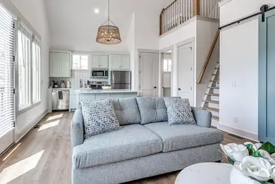 Image de Be Still - Lake Front Apartment