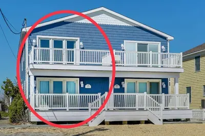 Image de Contemporary Ocean Front Escape
