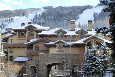 Image de Platinum-rated 2br condo in Lionshead Village - walk to lift, gorgeous views!